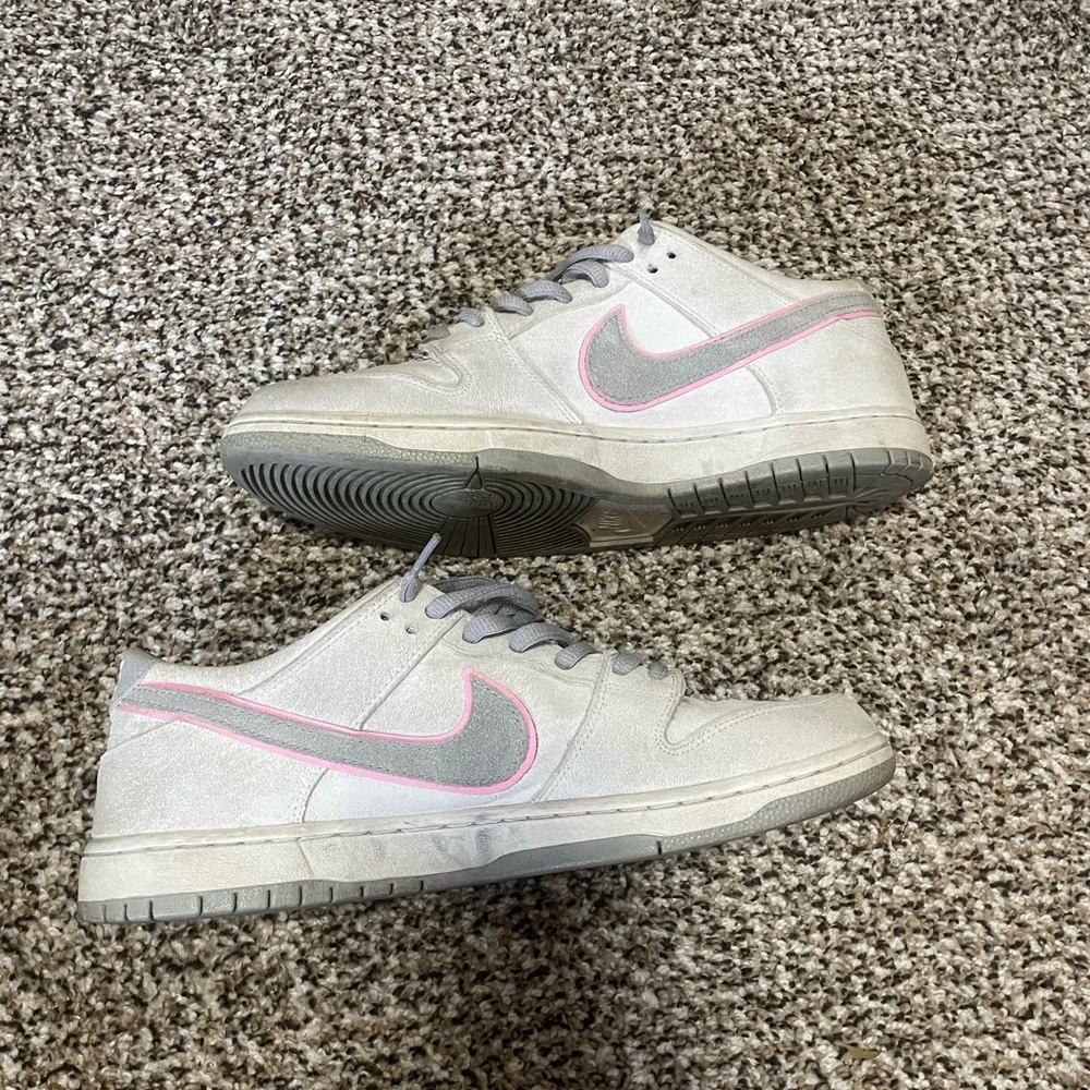 Nike Gray and Pink Sneakers Dunk SB ishod ware - Picture 3 of 4